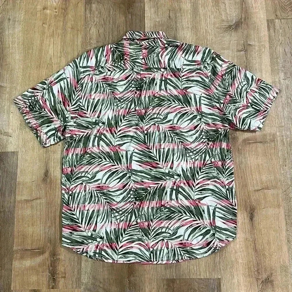 TOMMY BAHAMA | Men’s Mai Le-Lei Camp Shirt - Picture 3 of 4